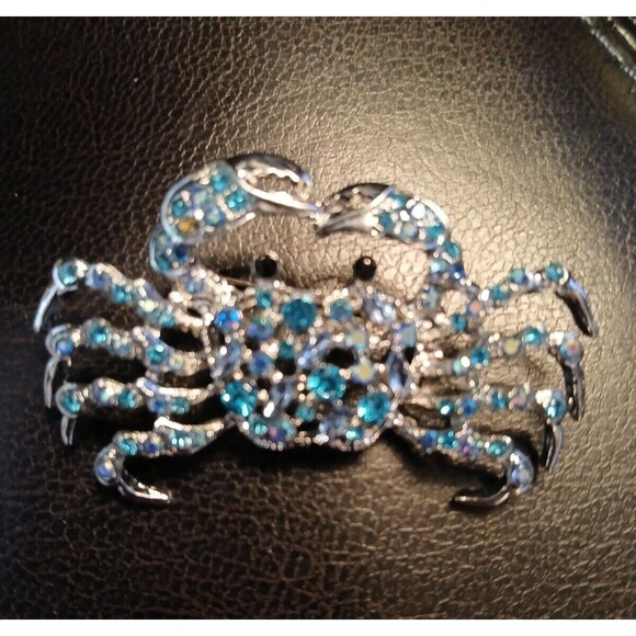 Silver Blue Rhinestone Crab Black Eyes Beach Brooch Pin - Picture 3 of 6